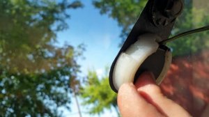 А6С5. Приклеивание датчика дождя к стеклу.