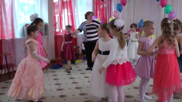 Из серии "Выпускной в детском саду" #1 смотреть онлайн