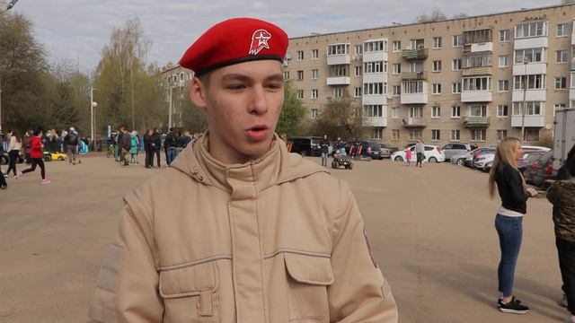 В Смоленске прошла акция по привлечению желающих служить по контракту смотреть онлайн