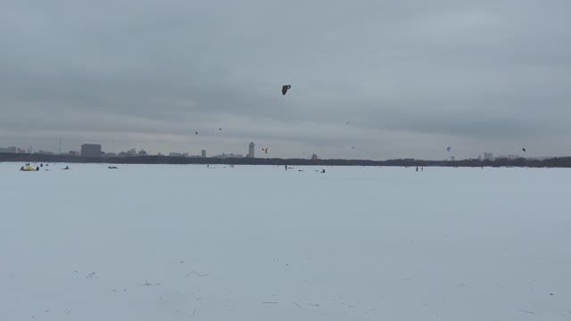 Строгино, зимний кайтинг. Аэросъёмка дроном.mp4