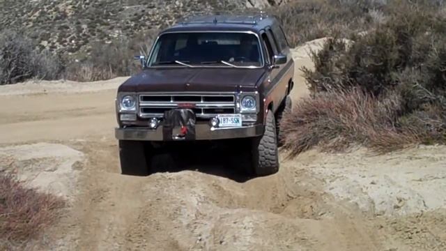 ✇ 1976 Suburban 4x4 Trail Drive Hill Climb (Part 2) смотреть онлайн