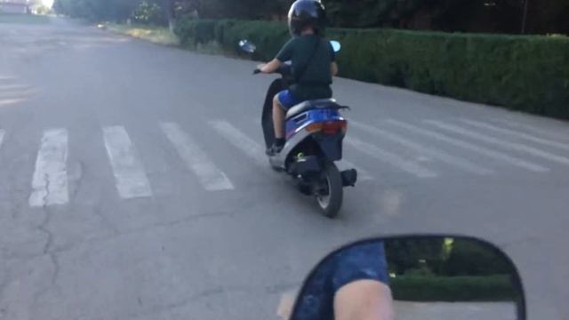 В 10 лет на скутере, Хонда дио смотреть онлайн