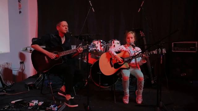 Василиса " Мой рок- н -ролл" "Концерт школы "Chizhevskiy lessons" 05. 06.21 смотреть онлайн