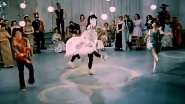 фрагмент из фильма "Эта весёлая планета" танец с лошадью смотреть онлайн