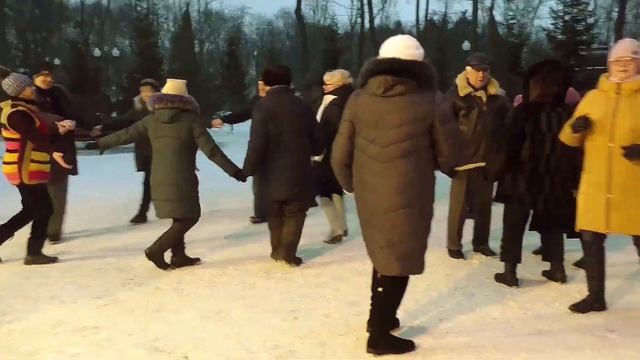 Белые розы!!!Народные танцы,парк Горького,Харьков!!! смотреть онлайн