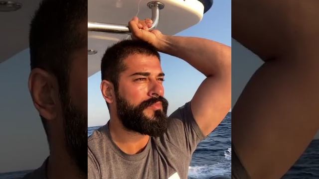 Бурак Озчивит в море на яхте!