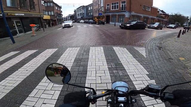 What it's like driving a scooter in Belguim (Skyteam bluroc heritage dax 50cc cruising) Part 1 смотреть онлайн