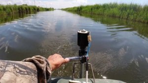 испытания самодельного электромотора для лодки.Основа электродвигатель от печки старой Волги.