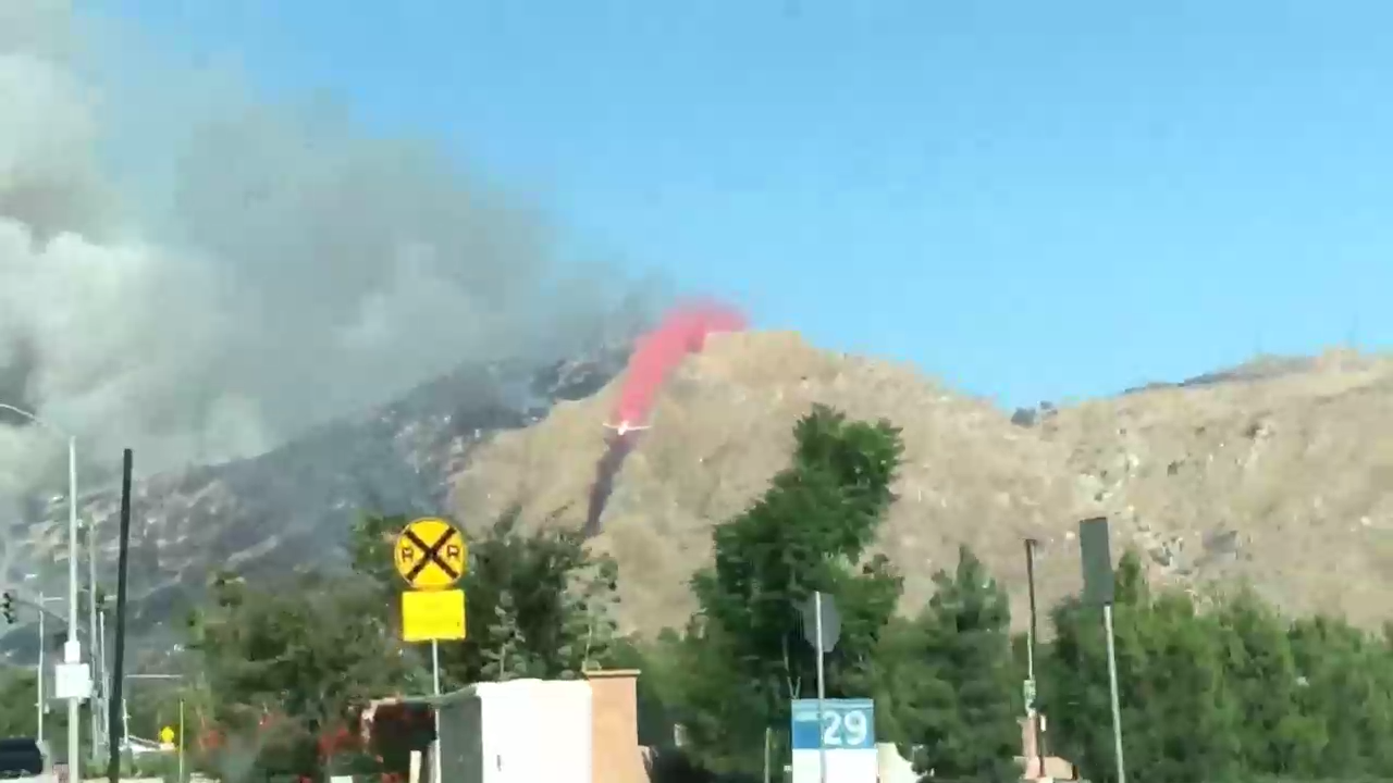 Опасные маневры самолета на тушении пожара смотреть онлайн