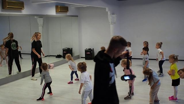 Школа танцев 2, Big city life смотреть онлайн