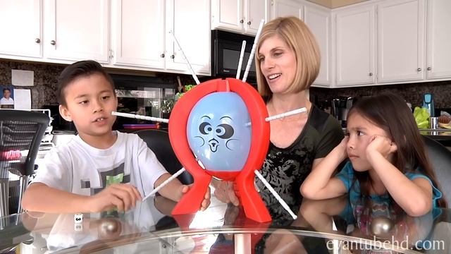 BOOM BOOM BALLOON Game Review by EvanTubeHD & Family смотреть онлайн