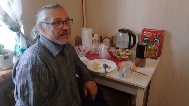 ПОЕЗДКА в ГОРОД 24 часа // ЗАБОЛЕЛ ? Температура ! Лечу ноги смотреть онлайн