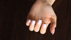 Как приклеить накладные ногти // Клей или клеевые патчи?