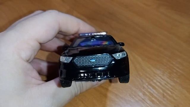 Обзор масштабной модели Ford Police Interceptor..mp4 смотреть онлайн