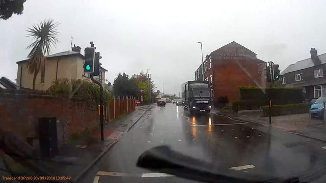 Arriving at WELLTROUGH HALL FARM CARAVAN SITE - Lower Withington - Cheshire смотреть онлайн