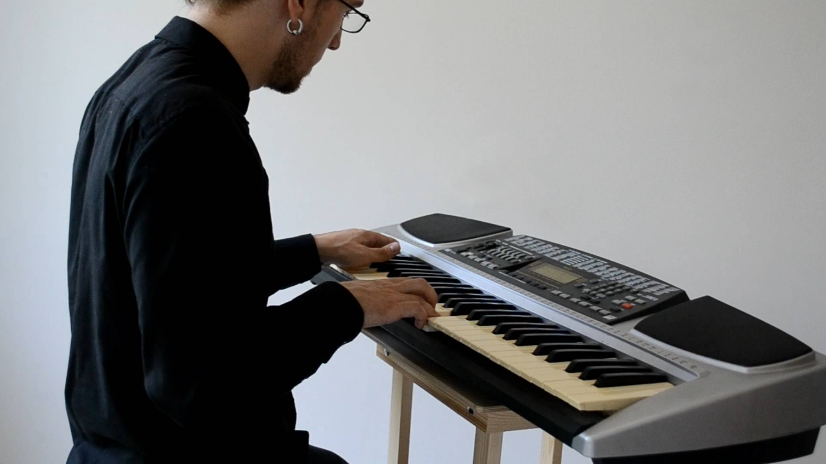 Gabriel Darnel - Hover Piano