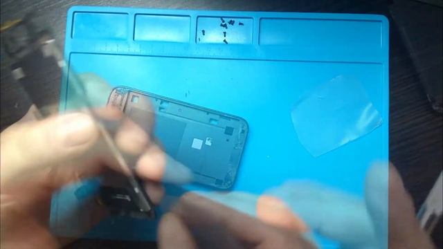 Замена сенсора (тачскрина) на телефоне ZTE Blade L110 смотреть онлайн