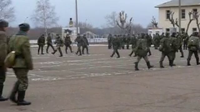 Содаты на плацу - строевая подготовка смотреть онлайн