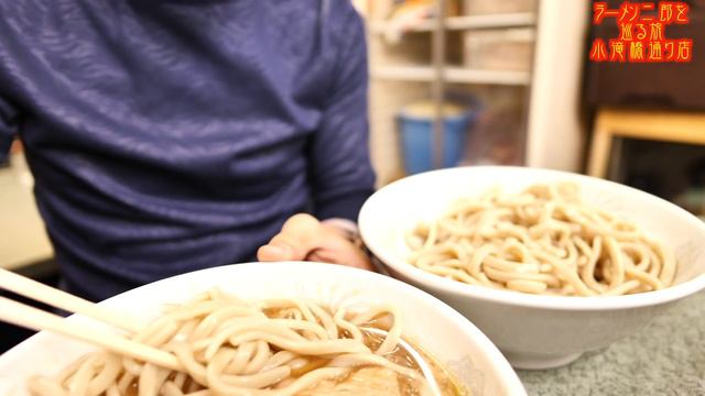 【大食い】[ラーメン二郎 新宿小滝橋通り店]数キロレベル！劇的に進化した禁断の大二郎に挑戦！[ラーメン二郎を巡る旅]【358TV】 смотреть онлайн