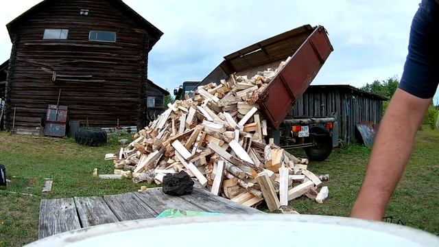 Привезли дрова на тракторе смотреть онлайн