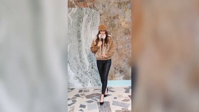 7. Бомбер из рыси с кашемировыми рукавами. смотреть онлайн