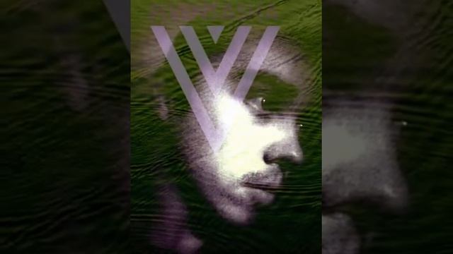 Почему он закрывает глаза руками? смотреть онлайн