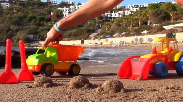 Учимся считать до трех - Рабочие машины и игры в песке смотреть онлайн