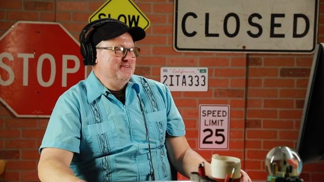 Real Trucker Plays Euro Truck Simulator 2 смотреть онлайн