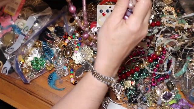 HUGE large bags of estage vintage jewelry...lot of sterling 925 silver at the end of haul смотреть онлайн