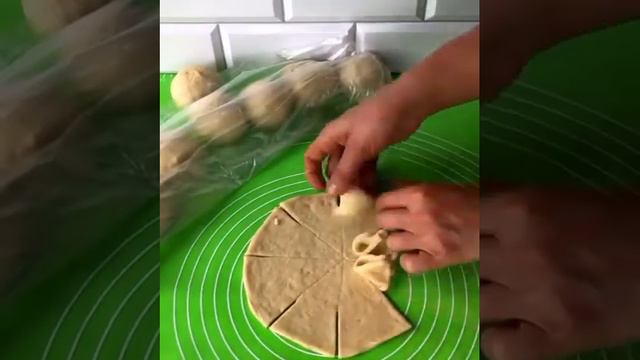 Отрясающие пышные булочки со сгущенкой смотреть онлайн