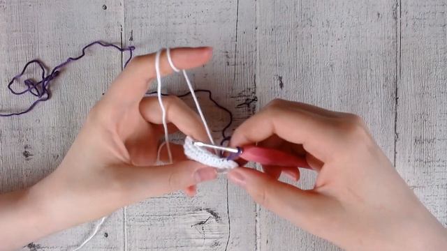 Jak zmienić kolor w robótce, aby mieć równy brzeg? Kurs amigurumi od podstaw! смотреть онлайн