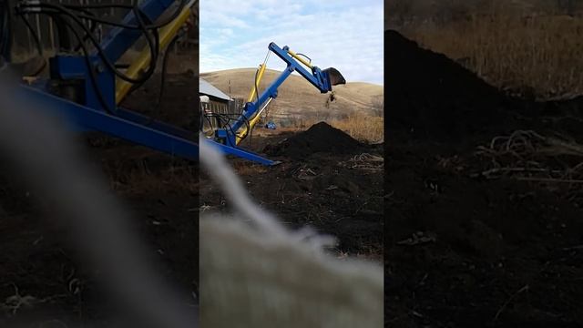 Копаю замёрсшую землю мини эксковатором смотреть онлайн