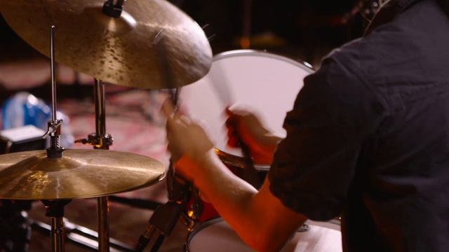Regi Ashman | Romance Theme (Studio Performance) смотреть онлайн