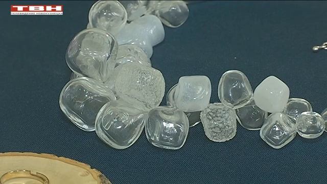 Природные камни и украшения из стекла и фарфора смотреть онлайн