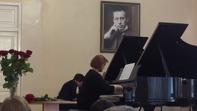 Ольга Иваницкая, Марина Саприко - Э. Григ "Прелюдия и Ригодон" из сюиты "Из времен Хольберга" смотреть онлайн