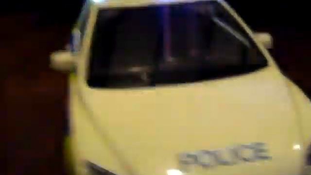 1/18 Devon & Cornwall police Patrol Ford Focus 2 смотреть онлайн