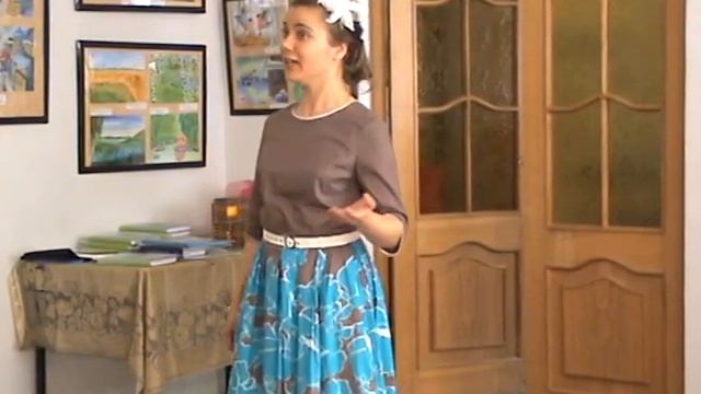 Мария Лукина задорно поёт романс "Птичка" смотреть онлайн