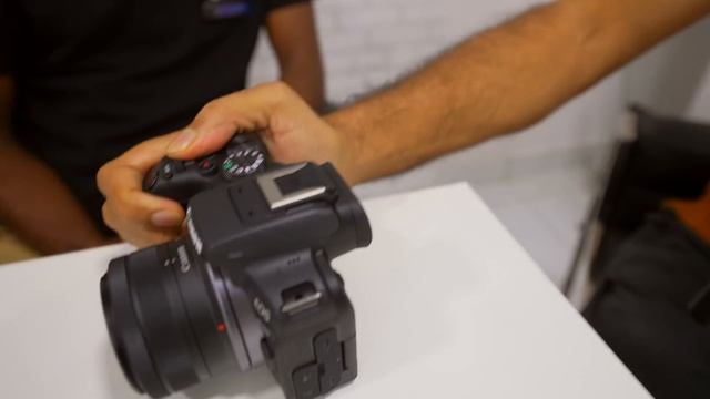 CANON R10 First HANDS On REVIEW With Image And Video Quality Test