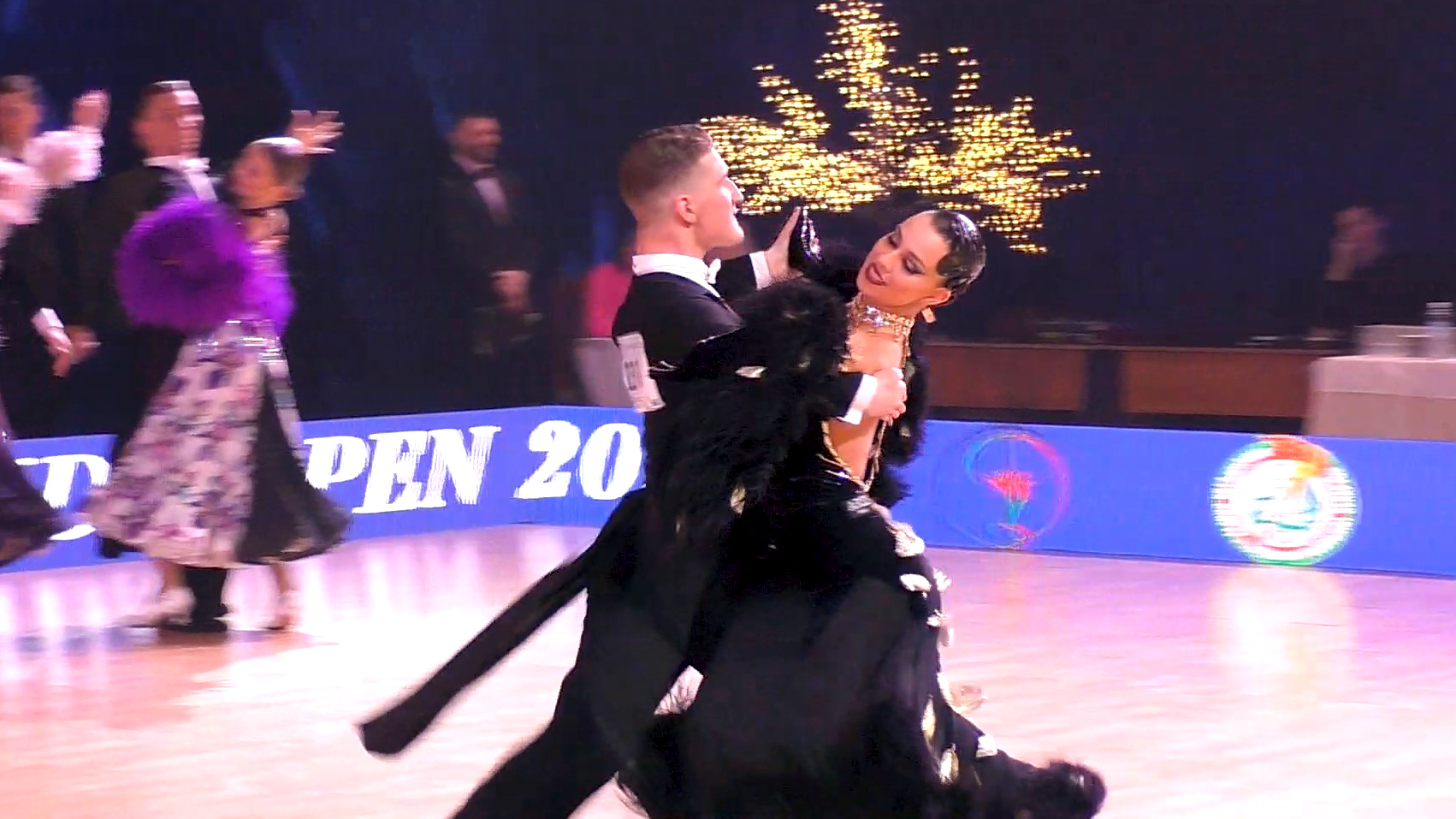 Взрослые St (Open): медленный вальс, танго, венский вальс, медленный фокстрот, квикстеп — Lida Open смотреть онлайн