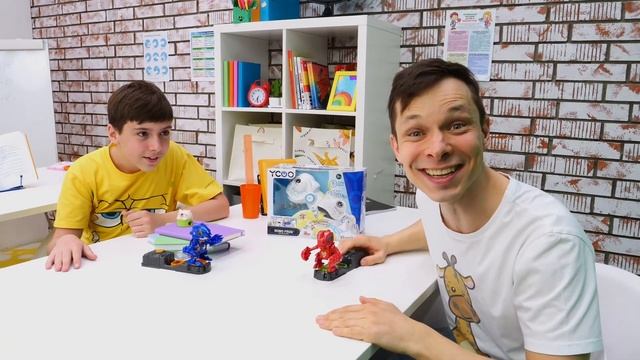 Собираем конструктор и ищем робот Лягушку! Видео про игры для детей. Распаковка игрушки ycoo смотреть онлайн