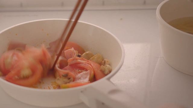살림을 알아가는 재미｜주방 그릇 정리｜토마토 파스타｜감성 브이로그｜천연세제 레몬소주 만들기｜스텐냄비 무지개얼룩 지우는 방법 смотреть онлайн