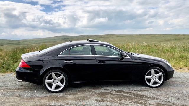 Mercedes CLS500 Straight Pipe Exhaust Sound - [Muffler Delete] - 5.5 V8 (M273) W219