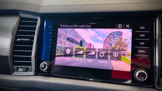 SKODA KODIAQ SPORTLINE DETAILED MALAYALAM REVIEW смотреть онлайн