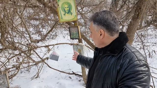 Личное мнение. Про ненужные иконы на источнике. смотреть онлайн