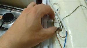 Как снять неисправную светодиодную лампу с холодильника Бирюса