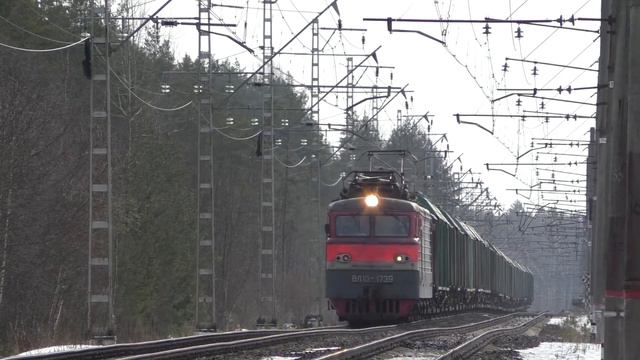 Электровоз ВЛ10 с поездом вагонов-хопперов. смотреть онлайн