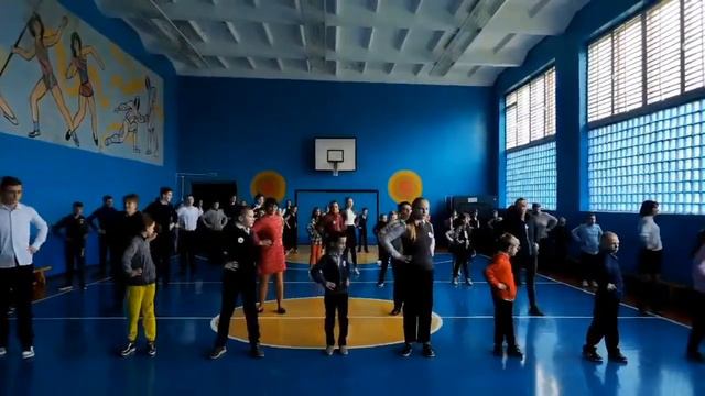 Общешкольная зарядка смотреть онлайн