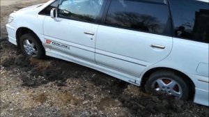 NISSAN Presage U30 | НИССАН Пресаж закопался в грязи