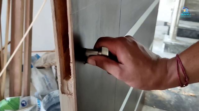 डोर लॉक कैसे लगाएं | Double Handle Door Lock fitting | Door Lock kaise lagaye смотреть онлайн