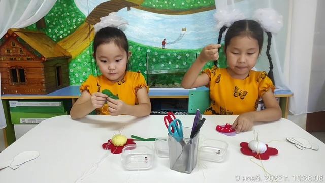 Участники II улусного детского чемпионата "KidSkills" по компетенции "Технология моды" смотреть онлайн